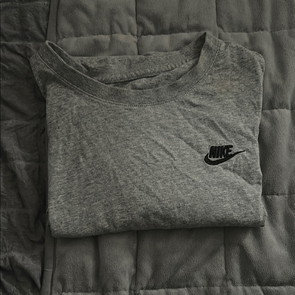 nike grey t shirt